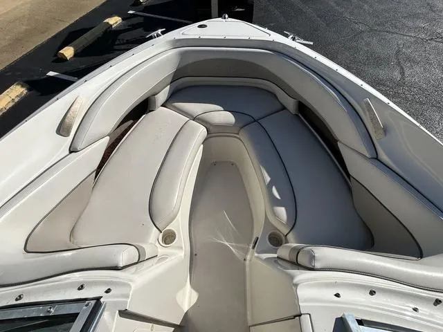 Slide: The Image of Sea Ray 230 Signature 2002 - 4