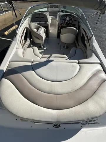Slide: The Image of Sea Ray 230 Signature 2002 - 7