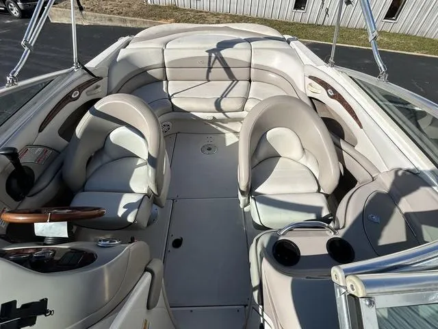 Slide: The Image of Sea Ray 230 Signature 2002 - 9