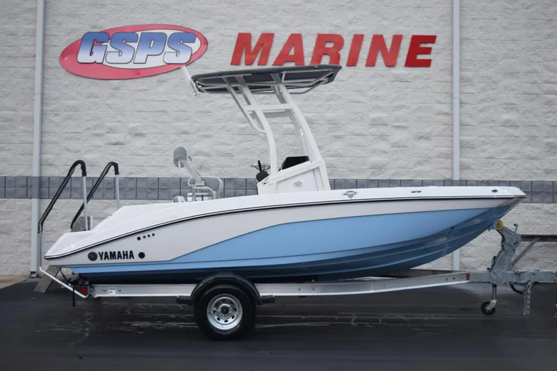 The Image of 2025 Yamaha Boats 195 FSH Sport displayed at GSPS Marine dealership. - 1