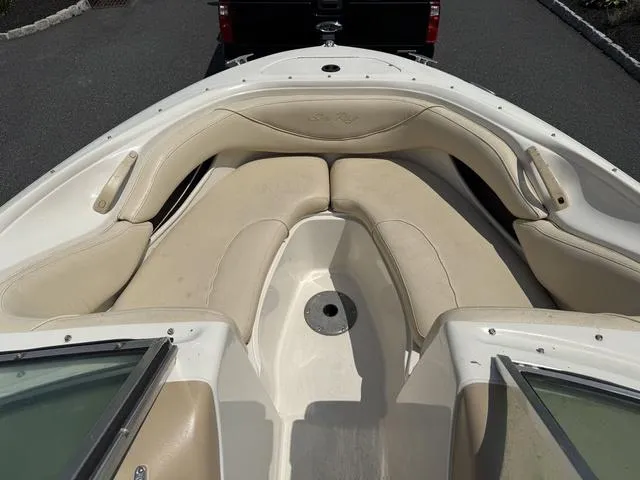 Slide: The Image of Sea Ray 190 2001 - 10