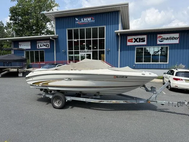 Slide: The Image of Sea Ray 190 2001 - 22