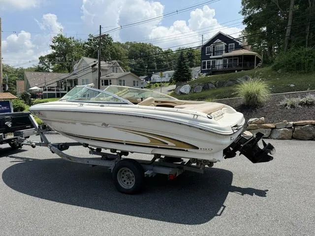 Slide: The Image of Sea Ray 190 2001 - 5