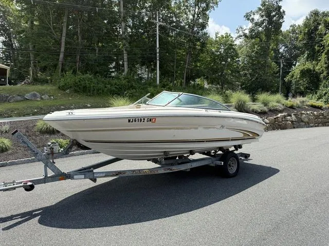 Slide: The Image of Sea Ray 190 2001 - 6