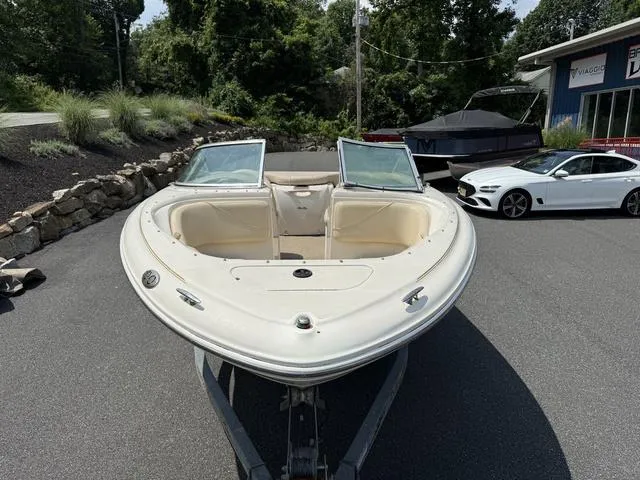 Slide: The Image of Sea Ray 190 2001 - 7