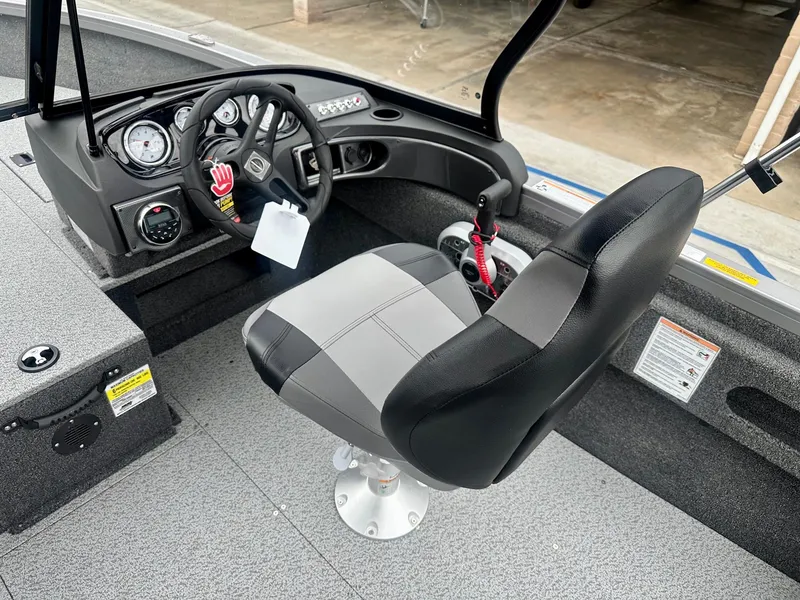 Slide: The Image of Crestliner Hawk 1650 WT JS w/ 90HP Mercury! 2025 - 11