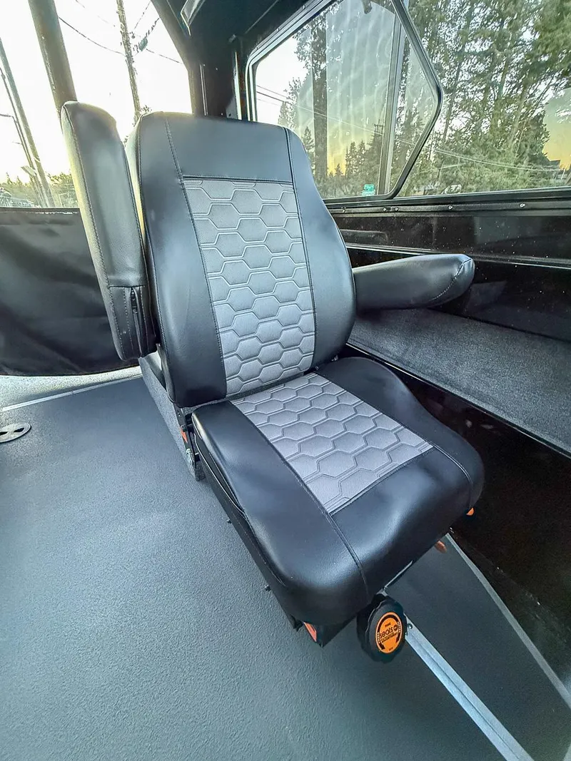 Slide: The Image of North River 25 Seahawk Fastback 2026 - 11