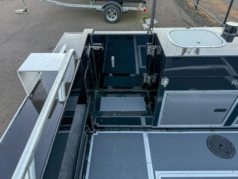 Slide: The Image of North River 25 Seahawk Fastback 2026 - 18