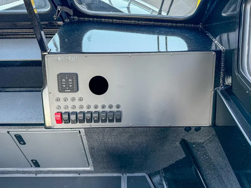 Slide: The Image of North River 25 Seahawk Fastback 2026 - 8