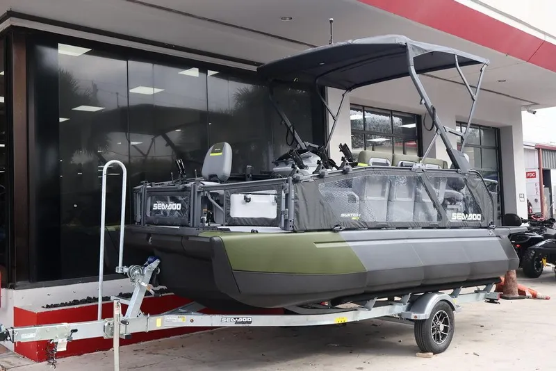 The Image of Sea-Doo Switch Fish 18 2025 - 0