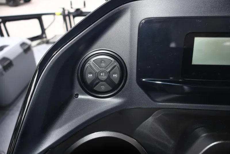 Slide: The Image of Sea-Doo Switch Fish 18 2025 - 17