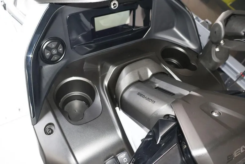 Slide: The Image of Sea-Doo Switch Fish 18 2025 - 18