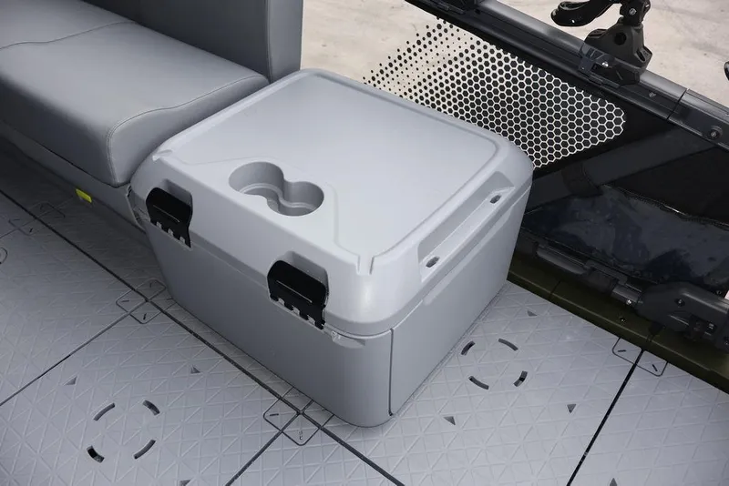 Slide: The Image of Sea-Doo Switch Fish 18 2025 - 22