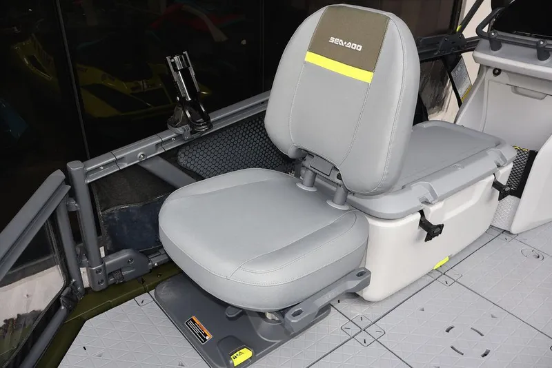 Slide: The Image of Sea-Doo Switch Fish 18 2025 - 24