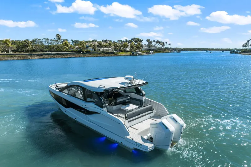 Slide: The Image of Galeon 375 GTO 2025 - 13