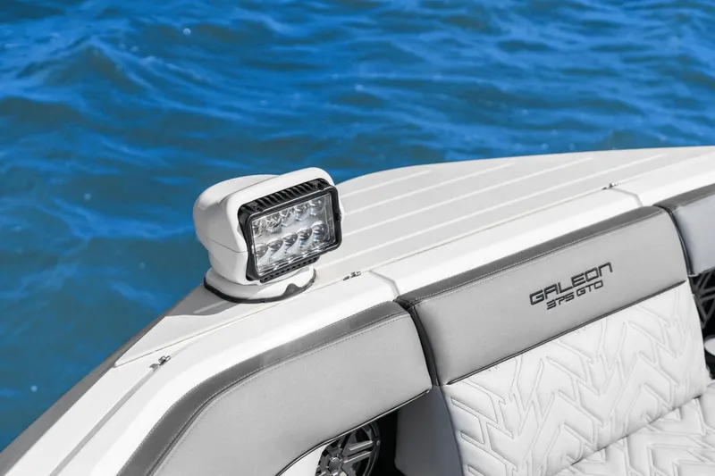 Slide: The Image of Galeon 375 GTO 2025 - 19