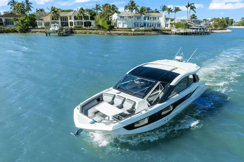 Slide: The Image of Galeon 375 GTO 2025 - 2