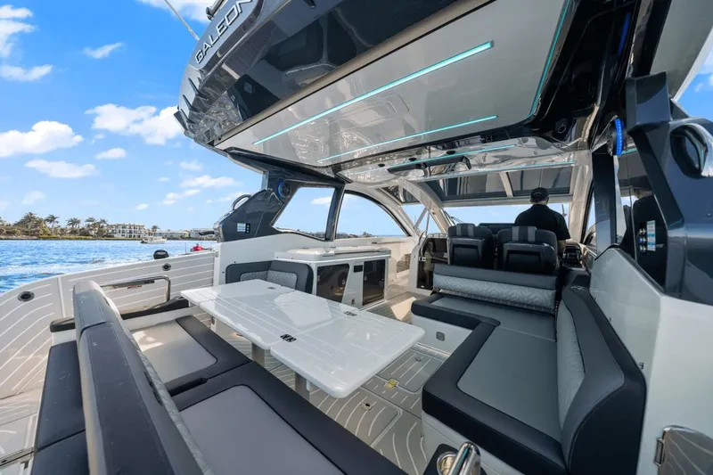 Slide: The Image of Galeon 375 GTO 2025 - 25