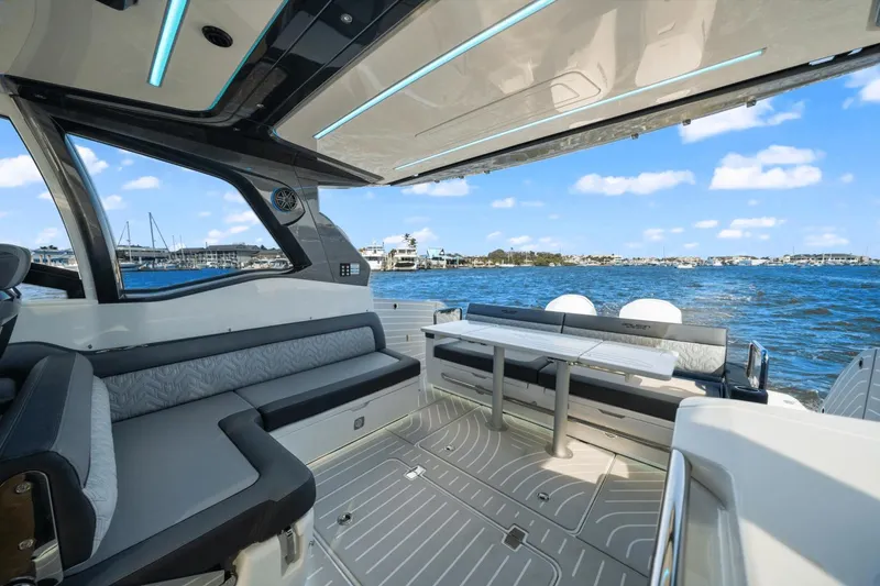 Slide: The Image of Galeon 375 GTO 2025 - 26