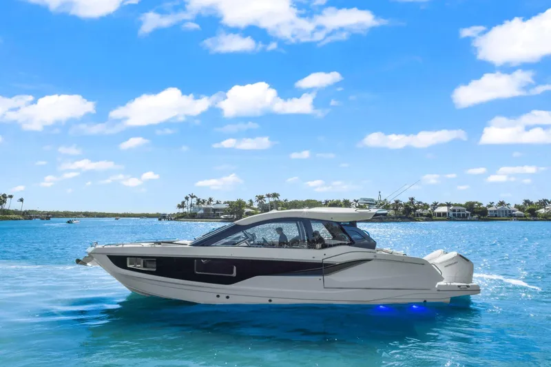 Slide: The Image of Galeon 375 GTO 2025 - 3