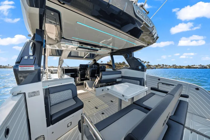 Slide: The Image of Galeon 375 GTO 2025 - 34