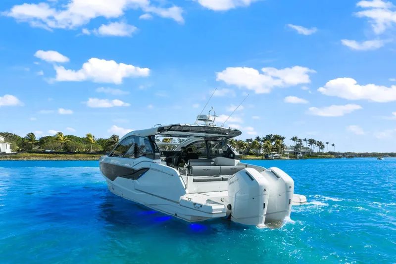 Slide: The Image of Galeon 375 GTO 2025 - 4