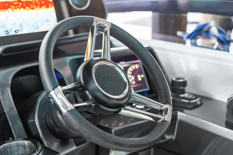 Slide: The Image of Galeon 375 GTO 2025 - 40