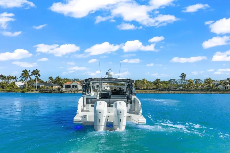 Slide: The Image of Galeon 375 GTO 2025 - 5