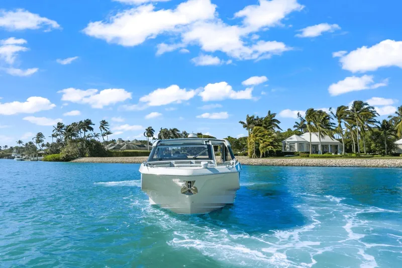 Slide: The Image of Galeon 375 GTO 2025 - 7