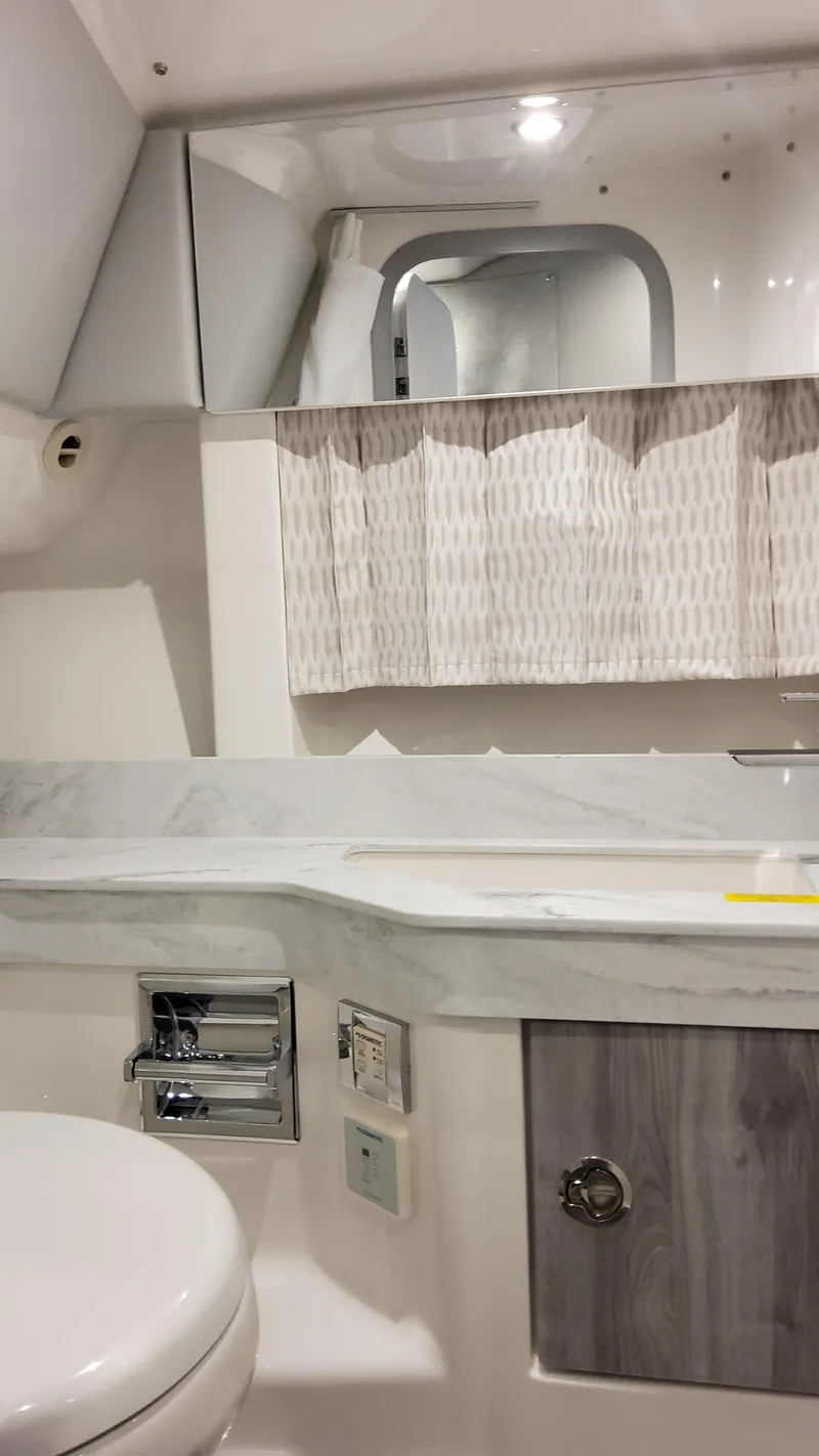 Slide: The Image of Formula 350 Crossover Bowrider I/O 2025 - 57