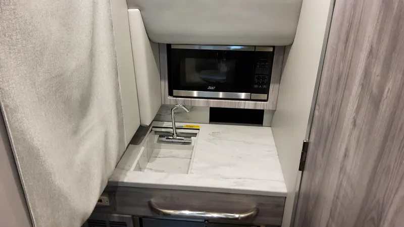 Slide: The Image of Formula 350 Crossover Bowrider I/O 2025 - 60