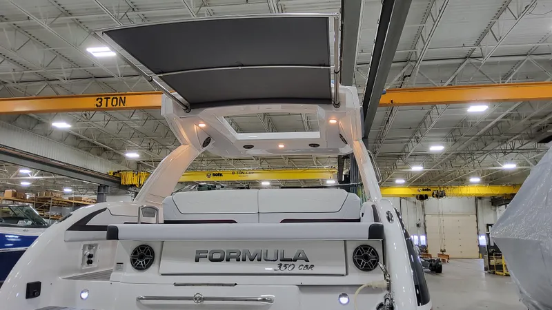 Slide: The Image of Formula 350 Crossover Bowrider I/O 2025 - 61