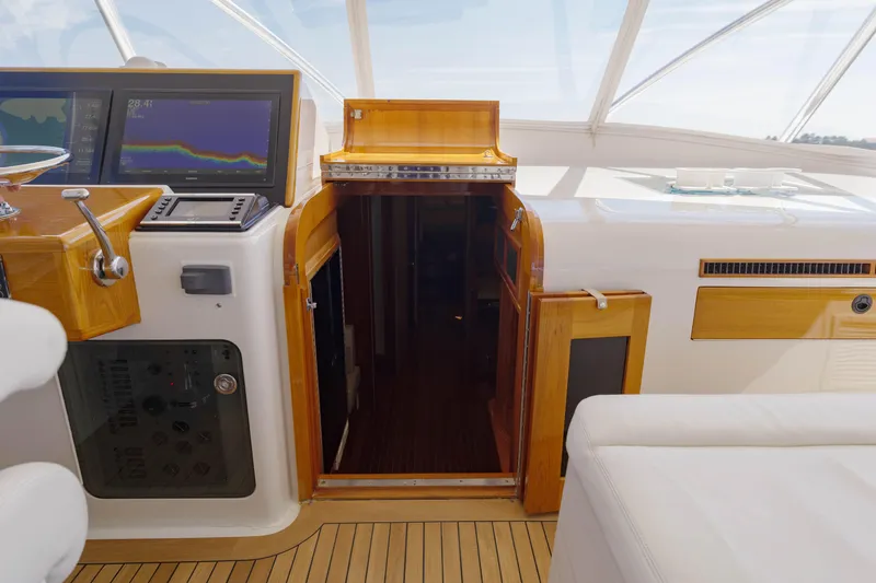 Slide: The Image of Donzi 58 Legal Holiday - Exterior Helm Area - 20