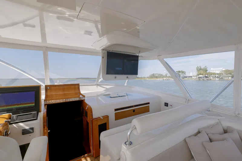 Slide: The Image of Donzi 58 Legal Holiday - Exterior Helm Area - 21