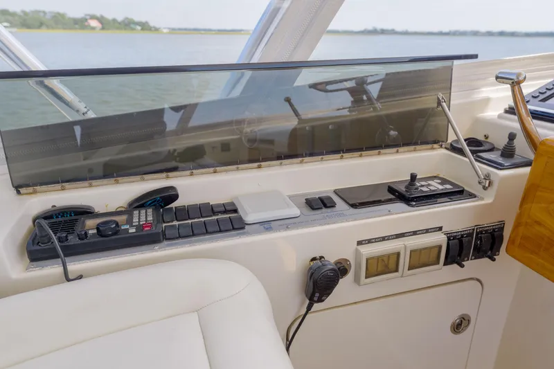 Slide: The Image of Donzi 58 Legal Holiday - Exterior Helm Area - 23