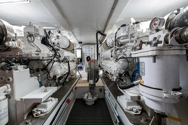 Slide: The Image of Donzi 58 Express 2005 - 56