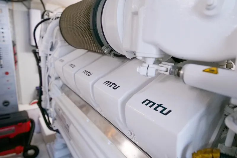 Slide: The Image of Donzi 58 Express 2005 - 57