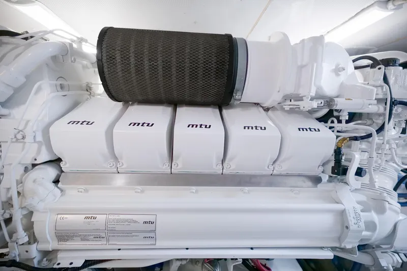 Slide: The Image of Donzi 58 Express 2005 - 58