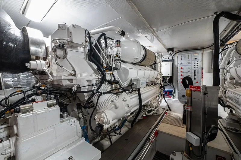 Slide: The Image of Donzi 58 Express 2005 - 62