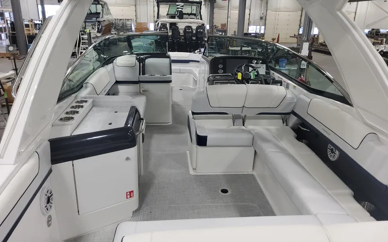 Slide: The Image of Formula 310 Bowrider OB 2025 - 71