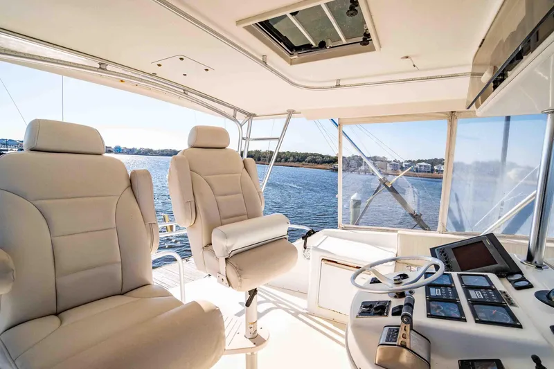 Slide: The Image of Ocean Yachts 56 TUNAR - Master Stateroom - 28