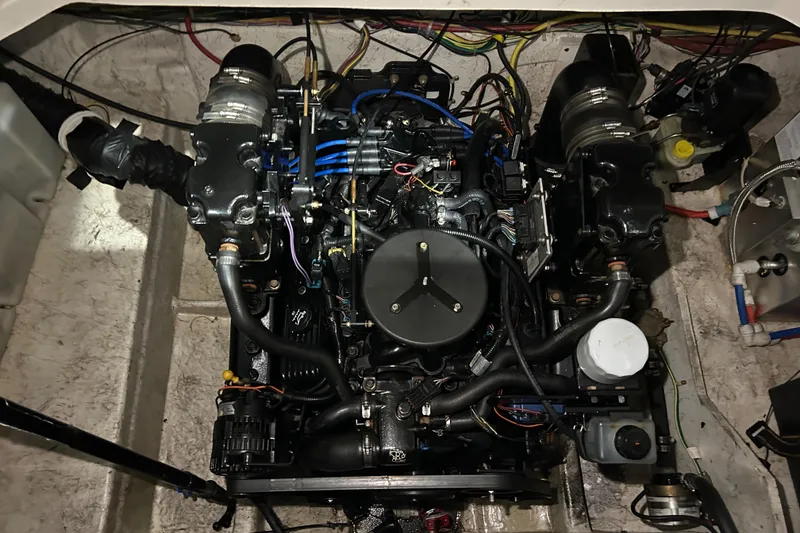 Slide: The Image of MerCruiser 350 MAG - 65