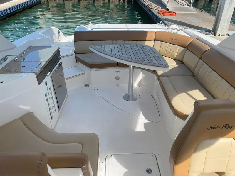 Slide: The Image of Sea Ray 350 SLX 2015 - 25