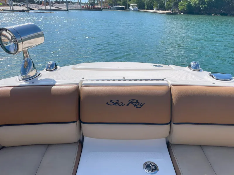 Slide: The Image of Sea Ray 350 SLX 2015 - 32