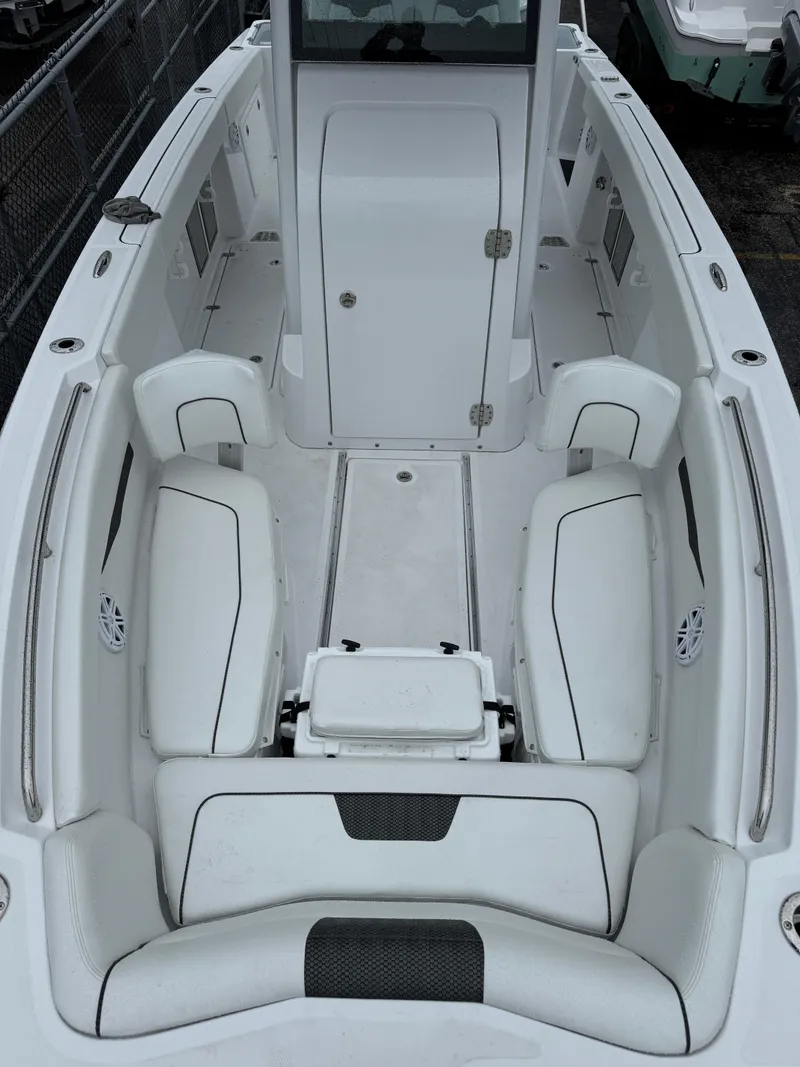 Slide: The Image of 2025 Wellcraft 263 Fisherman boat interior with spacious seating and modern design. - 35