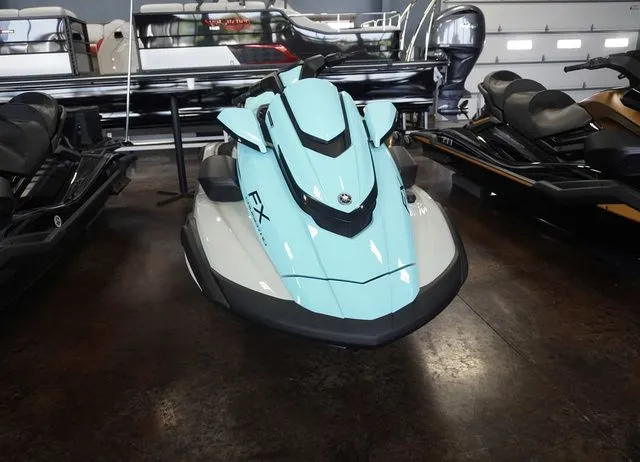 Slide: The Image of Yamaha FX Cruiser HO 2025 - 3