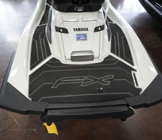 Slide: The Image of Yamaha FX Cruiser HO 2025 - 8