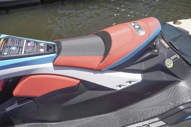 Slide: The Image of Yamaha JetBlaster DLX 2-Up 2025 - 8