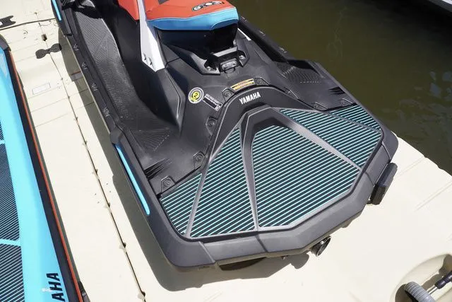 Slide: The Image of Yamaha JetBlaster DLX 2-Up 2025 - 9