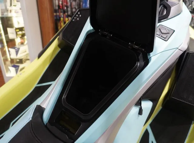 Slide: The Image of Yamaha JetBlaster PRO 2-Up 2025 - 11